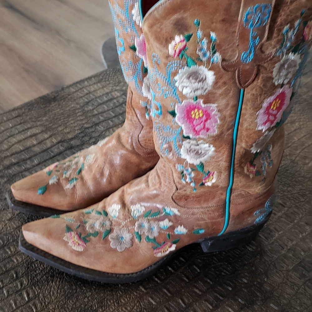 Macie bean cowgirl boots